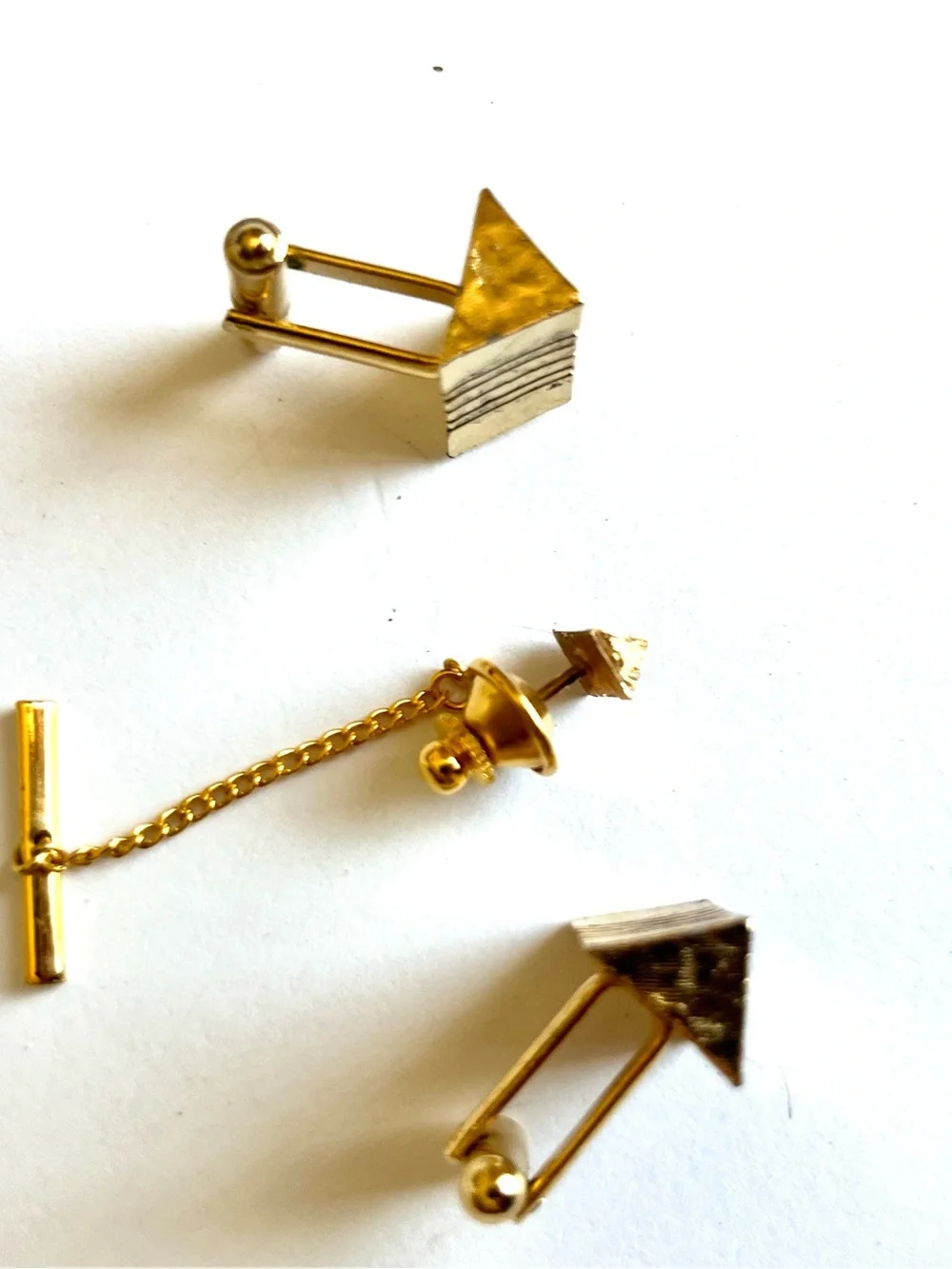 Vintage gold tone cufflinks and tie tack set!